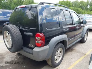 2007 Jeep Liberty Sport z VIN 1J4GL48K47W638630, wystawiony jako IAAI lot #42359834 z przebiegiem 181 539 mil mil oraz . Historia ofert i sprzedaży dostępna na DreamBid. Obrazek 4.