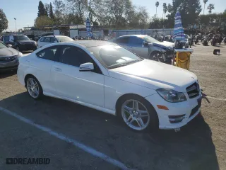 2015 Mercedes-Benz C-Class C 250 with VIN WDDGJ4HB3FG369353, listed as a Copart auction lot 88438815 with 200,335 mi miles and Clean Title. Bid and sale history available at carsss.com. Image 4.