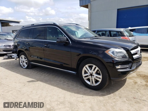 2015 Mercedes-Benz GL-Class GL 350 BlueTEC with VIN 4JGDF2EE8FA530053, listed as a Copart auction lot 50633273 with 136,030 mi miles. Bid and sale history available at carsss.com. Image 4.