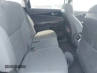 2017 Kia Sorento LX z VIN 5XYPG4A54HG215334, wystawiony jako IAAI lot #42279701 z przebiegiem 144 396 mil mil oraz . Historia ofert i sprzedaży dostępna na DreamBid. Obrazek 8.