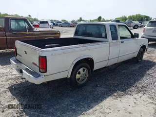 1993 GMC Sonoma with VIN 1GTCS19Z2P0520046, listed as a IAAI auction lot 42071461 with 236,599 mi miles and . Bid and sale history available at carsss.com. Image 4.