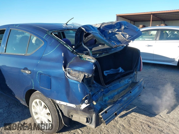 2014 Nissan Versa SV with VIN 3N1CN7AP1EL842930, listed as a IAAI auction lot 40588207 with 200,417 mi miles. Bid and sale history available at carsss.com. Image 15.