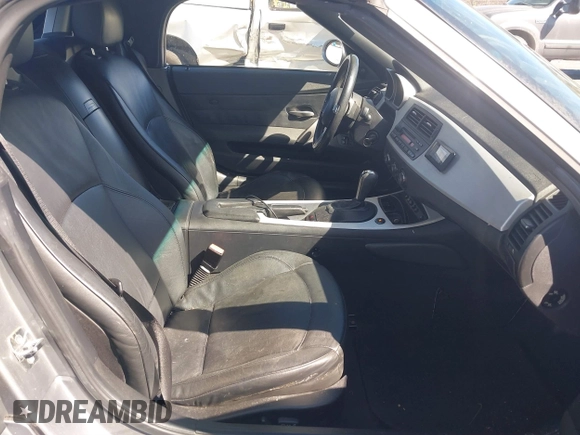 2006 BMW Z4 3.0i with VIN 4USBU33556LW68934, listed as a IAAI auction lot 41472800 with 108,983 mi miles and . Bid and sale history available at DreamBid. Image 5.