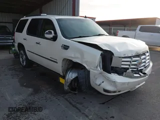 2009 Cadillac Escalade z VIN 1GYFC23229R273227, wystawiony jako IAAI lot #41071598 z przebiegiem 132 263 mil mil oraz . Historia ofert i sprzedaży dostępna na DreamBid. Obrazek 1.