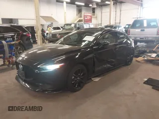 2021 Mazda 3 Premium Plus с VIN JM1BPBNY0M1348282, выставлен на аукционе IAAI как лот 42141569 с пробегом 29 848 миль миль и . История ставок и продаж доступна на DreamBid. Изображение 18.