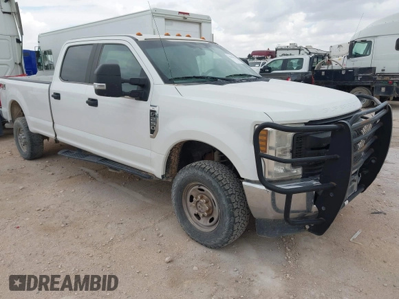 2019 Ford F-250 XL with VIN 1FT7W2B62KED14801, listed as a IAAI auction lot 42523552 with 268,169 mi miles and . Bid and sale history available at DreamBid. Image 1.