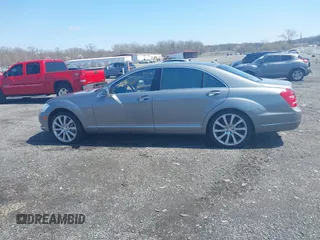 2012 Mercedes-Benz S 550 z VIN WDDNG9EB8CA477487, wystawiony jako IAAI lot #41936591 z przebiegiem 61 182 mil mil oraz . Historia ofert i sprzedaży dostępna na DreamBid. Obrazek 14.