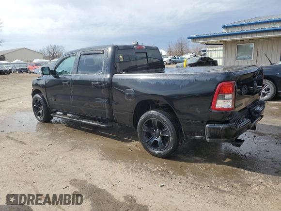 2021 Ram 1500 Big Horn z VIN 1C6SRFMT4MN602776, wystawiony jako Copart lot #49806915 z przebiegiem 59 136 mil mil oraz Szkoda całkowita • Salvage title. Historia ofert i sprzedaży dostępna na DreamBid. Obrazek 2.