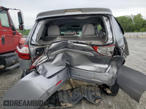 2015 Toyota Sienna XLE с VIN 5TDYK3DC7FS571431, выставлен на аукционе Copart как лот 57173595 с пробегом 305 940 миль миль и Списание • Salvage title. История ставок и продаж доступна на DreamBid. Изображение 6.