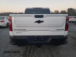 2024 Chevrolet Silverado 1500 Custom Trail Boss with VIN 3GCUDCED0RG426749, listed as a Copart auction lot 76178914 with 781 mi miles and Salvage Title. Bid and sale history available at carsss.com. Image 6.