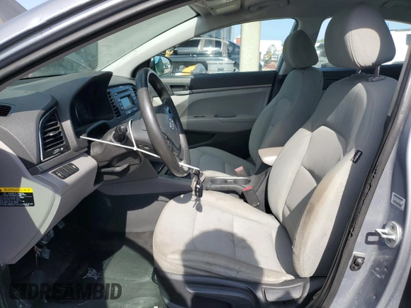2017 Hyundai Elantra SE z VIN 5NPD74LF1HH071193, wystawiony jako Copart lot #55925315 z przebiegiem 186 769 mil mil oraz Czysty tytuł • Clean title. Historia ofert i sprzedaży dostępna na DreamBid. Obrazek 7.
