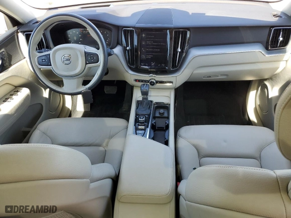 2018 Volvo XC60 Momentum with VIN YV4A22RK9J1012784, listed as a Copart auction lot 46571375 with 70,441 mi miles and Salvage Title. Bid and sale history available at carsss.com. Image 8.