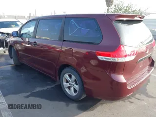 2011 Toyota Sienna with VIN 5TDZK3DCXBS157316, listed as a IAAI auction lot 41240896 with 117,437 mi miles. Bid and sale history available at carsss.com. Image 3.