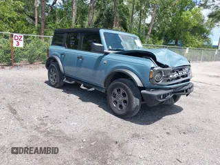 2022 Ford Bronco with VIN 1FMDE5BH9NLB83791, listed as a IAAI auction lot 42020801 with 26,141 mi miles. Bid and sale history available at carsss.com. Image 1.