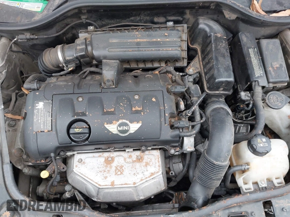 2011 MINI Clubman z VIN WMWZF3C55BT188172, wystawiony jako IAAI lot #41387090 z przebiegiem 176 300 mil mil oraz . Historia ofert i sprzedaży dostępna na DreamBid. Obrazek 10.