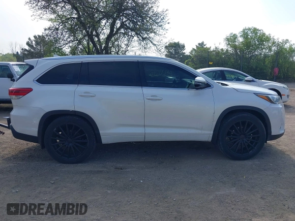 2018 Toyota Highlander Limited with VIN 5TDDZRFH1JS860254, listed as a IAAI auction lot 42263546 with 55,822 mi miles and . Bid and sale history available at DreamBid. Image 13.