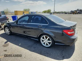 2012 Mercedes-Benz C 250 Sport z VIN WDDGF4HB3CA597983, wystawiony jako Copart lot #62301835 z przebiegiem 194 268 mil mil oraz Czysty tytuł • Clean title. Historia ofert i sprzedaży dostępna na DreamBid. Obrazek 2.