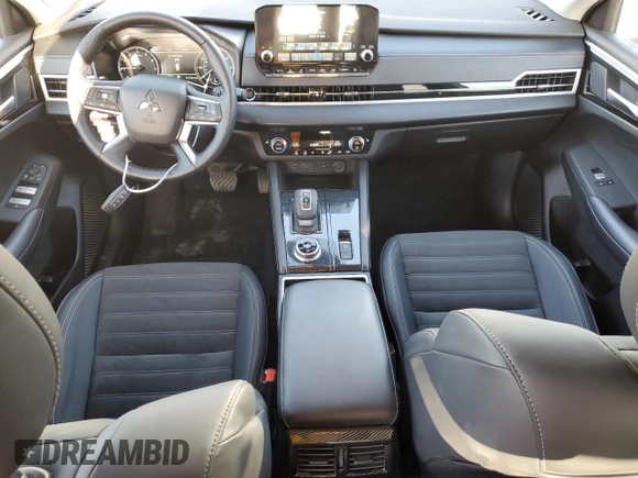 2024 Mitsubishi Outlander SE z VIN JA4J4VA83RZ020109, wystawiony jako Copart lot #52234285 z przebiegiem 4 910 mil mil oraz Szkoda całkowita • Salvage title. Historia ofert i sprzedaży dostępna na DreamBid. Obrazek 8.