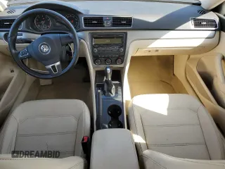 2014 Volkswagen Passat Wolfsburg Edition z VIN 1VWAT7A32EC036093, wystawiony jako Copart lot #52129185 z przebiegiem 106 949 mil mil oraz Szkoda całkowita • Salvage title. Historia ofert i sprzedaży dostępna na DreamBid. Obrazek 8.