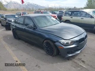2015 BMW 3 Series 328i xDrive z VIN WBA3B3G55FNR86158, wystawiony jako IAAI lot #42021074 z przebiegiem 110 009 mil mil oraz . Historia ofert i sprzedaży dostępna na DreamBid. Obrazek 1.