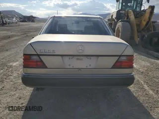 1993 Mercedes-Benz E Class with VIN WDBEA32E2PB985394, listed as a Copart auction lot 65040584 with 260,519 mi miles and Salvage Title. Bid and sale history available at carsss.com. Image 6.