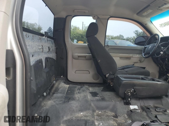 2011 GMC Sierra 1500 Work Truck z VIN 1GTR1TEX7BZ388127, wystawiony jako Copart lot #60868425 z przebiegiem 94 876 mil mil oraz Czysty tytuł • Clean title. Historia ofert i sprzedaży dostępna na DreamBid. Obrazek 10.