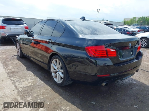 2011 BMW 5 Series 535i z VIN WBAFR7C50BC802210, wystawiony jako IAAI lot #42172097 z przebiegiem 148 983 mil mil oraz . Historia ofert i sprzedaży dostępna na DreamBid. Obrazek 3.