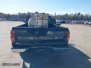 2006 Chevrolet Silverado 1500 Work Truck with VIN 3GCEC14X56G267133, listed as a IAAI auction lot 42083903 with 183,028 mi miles. Bid and sale history available at carsss.com. Image 8.