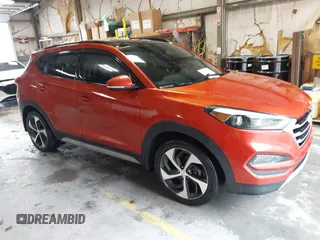 2017 Hyundai Tucson Value z VIN KM8J33A23HU546840, wystawiony jako IAAI lot #41874911 z przebiegiem 72 189 mil mil oraz . Historia ofert i sprzedaży dostępna na DreamBid. Obrazek 1.