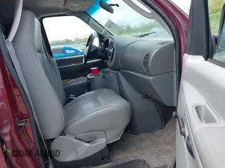 2003 Ford Econoline Cargo z VIN 1FTNE24L53HB45564, wystawiony jako IAAI lot #42274995 z przebiegiem 172 944 mil mil oraz . Historia ofert i sprzedaży dostępna na DreamBid. Obrazek 5.