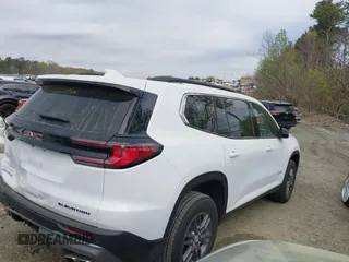 2025 GMC Acadia FWD Elevation z VIN 1GKENKRS8SJ158370, wystawiony jako IAAI lot #41933065 z przebiegiem Nie podano mil oraz . Historia ofert i sprzedaży dostępna na DreamBid. Obrazek 4.