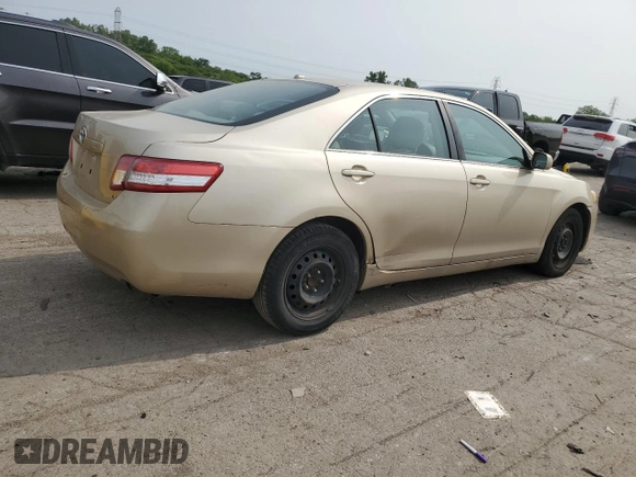 2011 Toyota Camry LE z VIN 4T4BF3EK1BR120969, wystawiony jako Copart lot #59535105 z przebiegiem 233 722 mil mil oraz Czysty tytuł • Clean title. Historia ofert i sprzedaży dostępna na DreamBid. Obrazek 3.