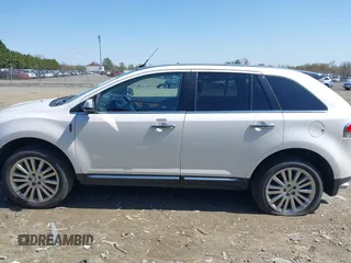 2013 Lincoln MKX with VIN 2LMDJ8JK7DBL13659, listed as a IAAI auction lot 41922667 with 113,858 mi miles. Bid and sale history available at carsss.com. Image 13.