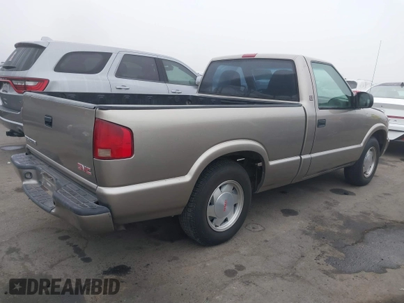 2003 GMC Sonoma SLS with VIN 1GTCS14H638238762, listed as a IAAI auction lot 41220251 with 92,907 mi miles. Bid and sale history available at carsss.com. Image 4.