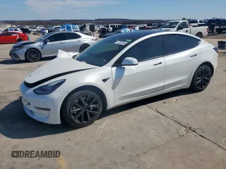 2021 Tesla Model 3 Long Range z VIN 5YJ3E1EB8MF852781, wystawiony jako Copart lot #47002365 z przebiegiem 47 644 mil mil oraz Szkoda całkowita • Salvage title. Historia ofert i sprzedaży dostępna na DreamBid. Obrazek 1.