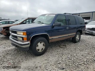1998 Chevrolet Tahoe with VIN 1GNEK13R2WJ376001, listed as a Copart auction lot 66877074 with 267,012 mi miles and Clean Title. Bid and sale history available at carsss.com. Image 1.