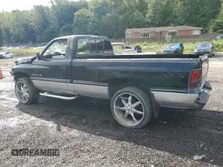 1994 Dodge 1500 z VIN 3B7HC16Y5RM530651, wystawiony jako Copart lot #74453654 z przebiegiem 83 562 mil mil oraz Szkoda całkowita • Salvage title. Historia ofert i sprzedaży dostępna na DreamBid. Obrazek 2.