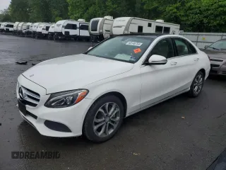2016 Mercedes-Benz C 300 Luxury z VIN 55SWF4KB6GU101830, wystawiony jako Copart lot #58146755 z przebiegiem 74 153 mil mil oraz Szkoda całkowita • Salvage title. Historia ofert i sprzedaży dostępna na DreamBid. Obrazek 1.