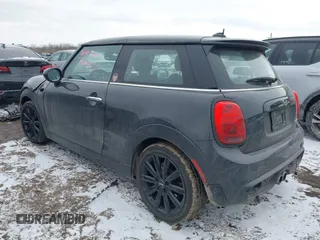 2020 MINI Hardtop Cooper S z VIN WMWXR5C07L2L60692, wystawiony jako IAAI lot #41621462 z przebiegiem 66 898 mil mil oraz . Historia ofert i sprzedaży dostępna na DreamBid. Obrazek 3.