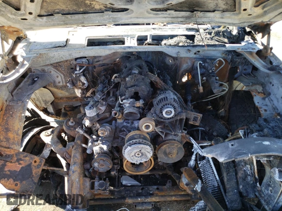 2000 Chevrolet Silverado 2500 z VIN 1GCGK24U7YE107000, wystawiony jako Copart lot #74624144 z przebiegiem Nie podano mil oraz Nie do naprawy • Non repairable. Historia ofert i sprzedaży dostępna na DreamBid. Obrazek 12.