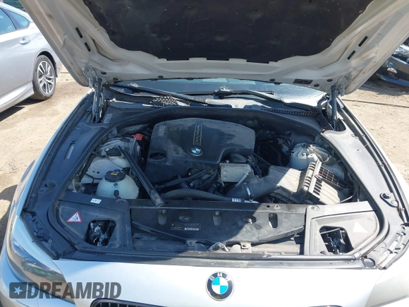 2013 BMW 5 Series 528i xDrive z VIN WBAXH5C50DD107881, wystawiony jako IAAI lot #42279780 z przebiegiem 205 890 mil mil oraz . Historia ofert i sprzedaży dostępna na DreamBid. Obrazek 10.