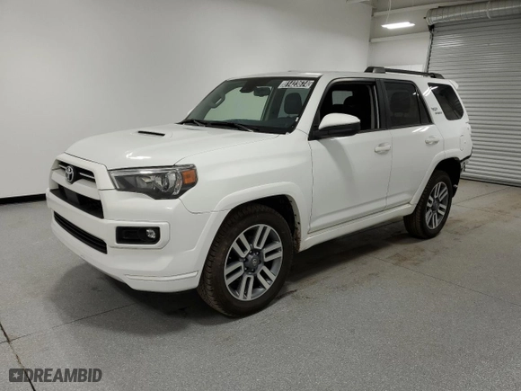 2024 Toyota 4Runner TRD Sport with VIN JTEAU5JR0R5307618, listed as a Copart auction lot 81423674 with 14,624 mi miles and Clean Title. Bid and sale history available at carsss.com. Image 1.