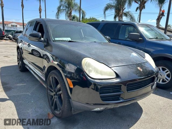 2006 Porsche Cayenne S z VIN WP1AB29PX6LA69097, wystawiony jako Copart lot #52021455 z przebiegiem 148 871 mil mil oraz Szkoda całkowita • Salvage title. Historia ofert i sprzedaży dostępna na DreamBid. Obrazek 1.