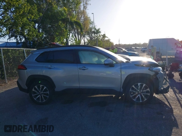 2022 Toyota Corolla Cross XLE с VIN 7MUEAAAG9NV005163, выставлен на аукционе IAAI как лот 41739906 с пробегом 55 424 миль миль и . История ставок и продаж доступна на DreamBid. Изображение 13.
