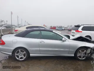 2007 Mercedes-Benz CLK-Class 5.5L with VIN WDBTK72F57T081022, listed as a IAAI auction lot 41572811 with 82,776 mi miles. Bid and sale history available at carsss.com. Image 14.