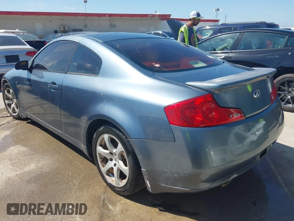 2007 Infiniti G35 with VIN JNKCV54E57M905711, listed as a IAAI auction lot 42088770 with 218,224 mi miles. Bid and sale history available at carsss.com. Image 3.