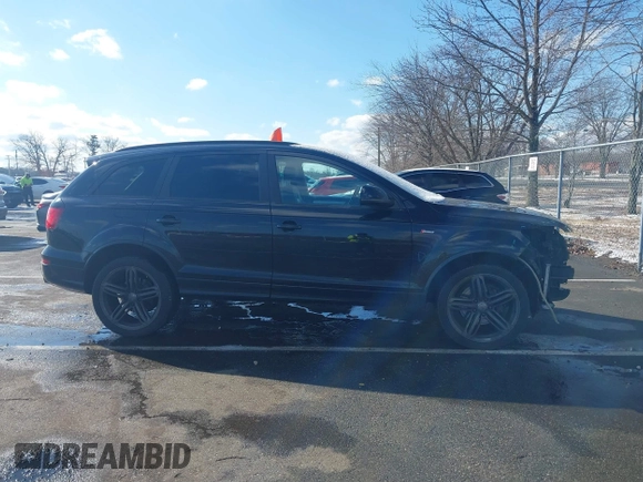 2014 Audi Q7 3.0T S line Prestige with VIN WA1DGAFE5ED015805, listed as a IAAI auction lot 41547198 with 135,309 mi miles. Bid and sale history available at carsss.com. Image 13.