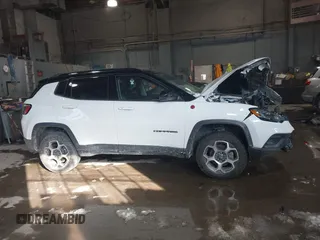 2022 Jeep Compass Trailhawk with VIN 3C4NJDDB8NT199704, listed as a IAAI auction lot 41611028 with 27,247 mi miles and . Bid and sale history available at DreamBid. Image 13.