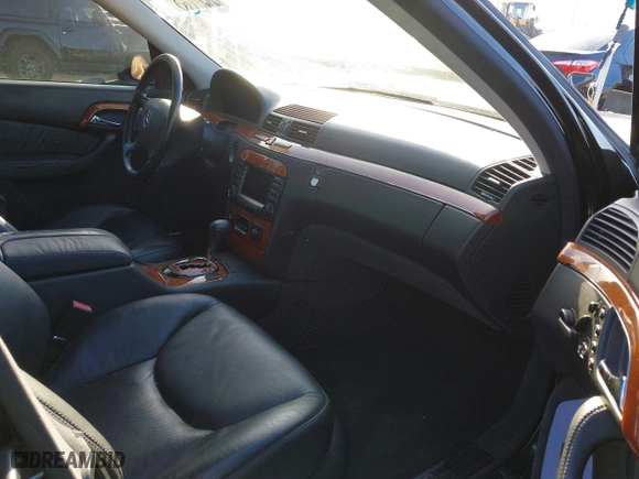 2006 Mercedes-Benz S-Class 3.7L with VIN WDBNF67JX6A473072, listed as a IAAI auction lot 41495486 with 161,762 mi miles. Bid and sale history available at carsss.com. Image 5.