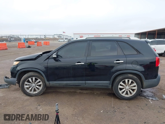2011 Kia Sorento EX with VIN 5XYKU4A13BG057477, listed as a IAAI auction lot 41512528 with 127,923 mi miles. Bid and sale history available at carsss.com. Image 14.